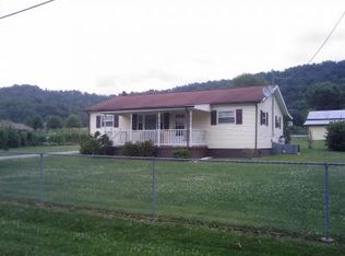 109 Helen St, Lesage, WV 25537