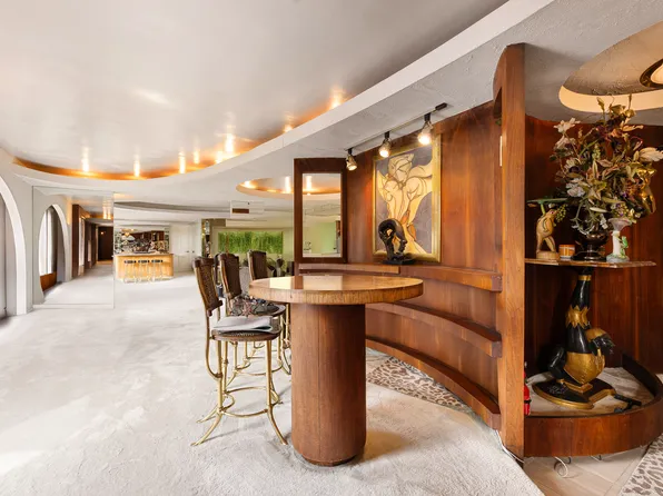 425 East 63rd Street image 9 of 28