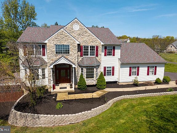 3rd image of 1265 Moyer Rd