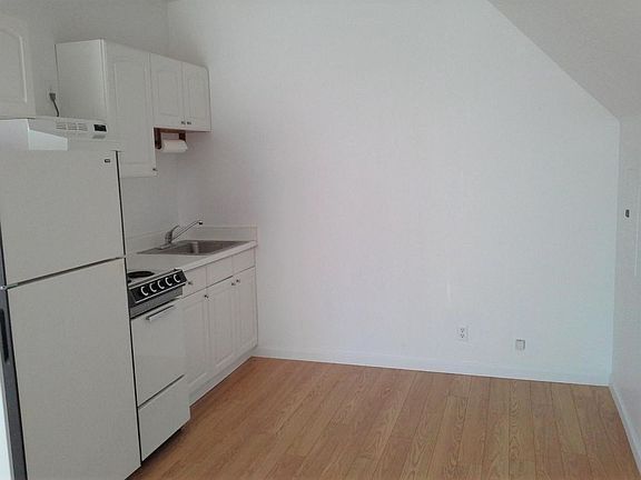 5th image of 180 S Palm St APT C