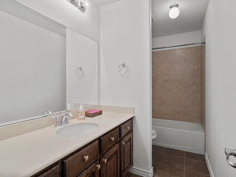 1024 Hidden Creek Dr — Photo 19