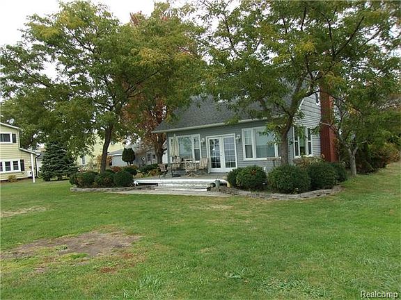 2nd image of 8038 Long Island Ct
