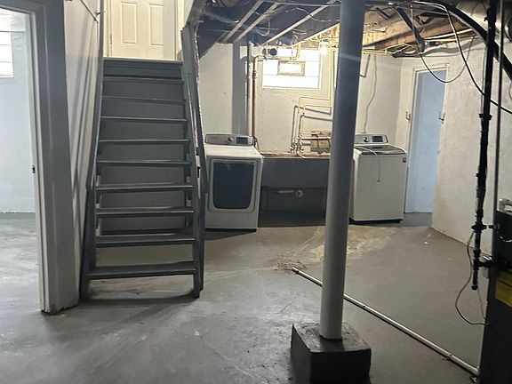 5th image of 2824 Orland Ave