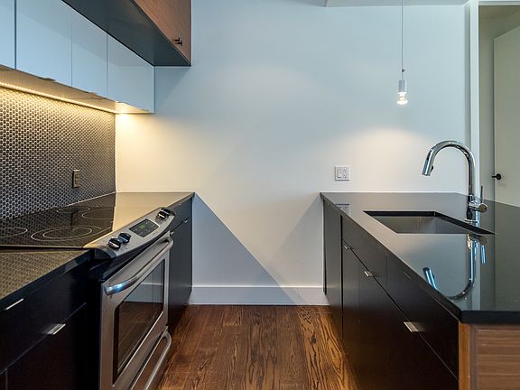 4th image of 194 Hawthorne St #3R3F