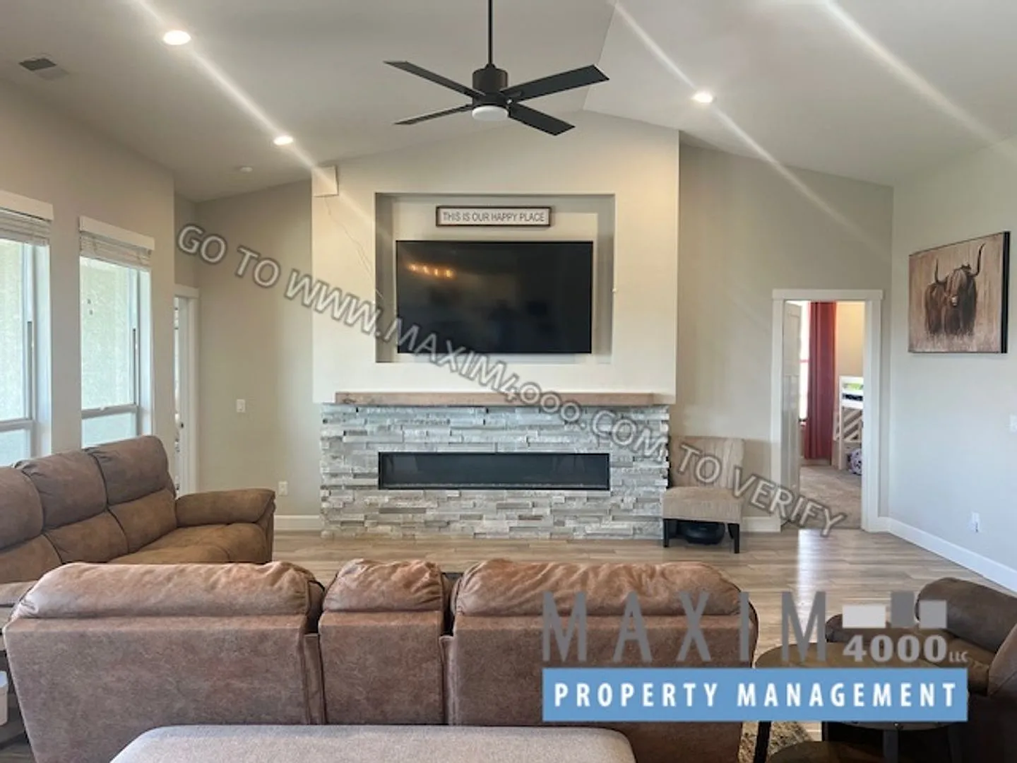 685 Arran Way - Spacious 4br Home! — Photo 2