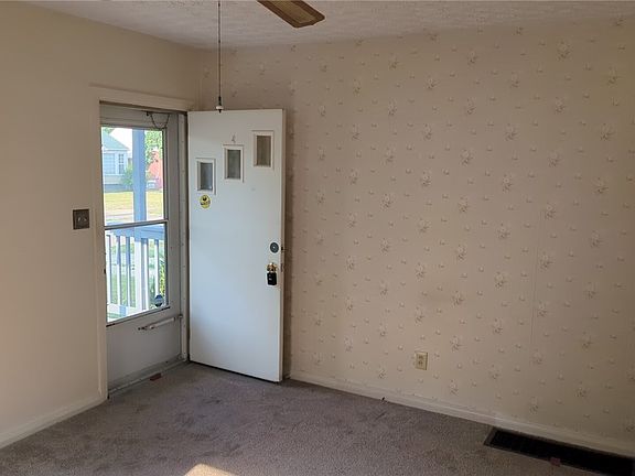 5th image of 1117 Lindsay Ave