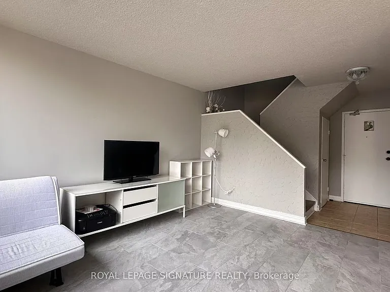 2121 Roche Ct #109 — Photo 12