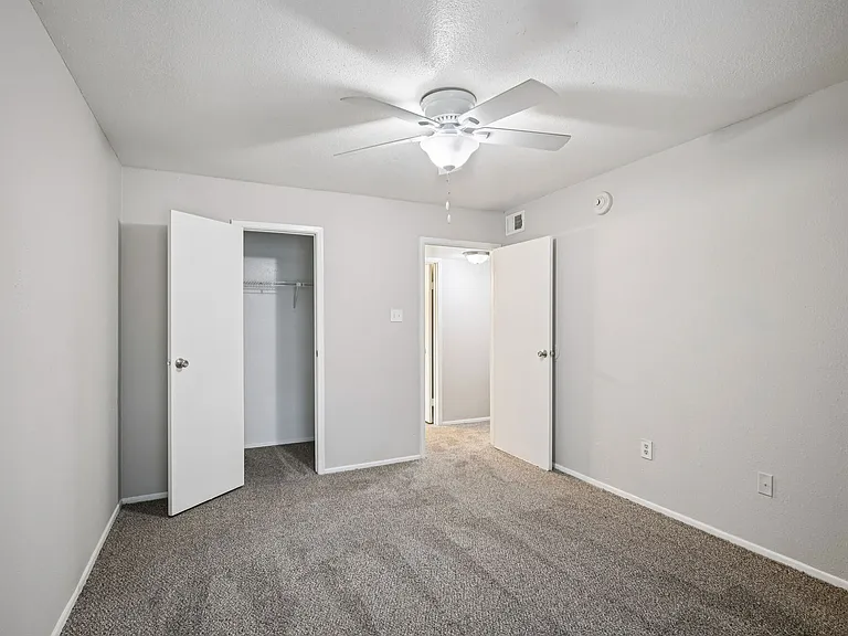 Porterwood Apartments — Photo 19