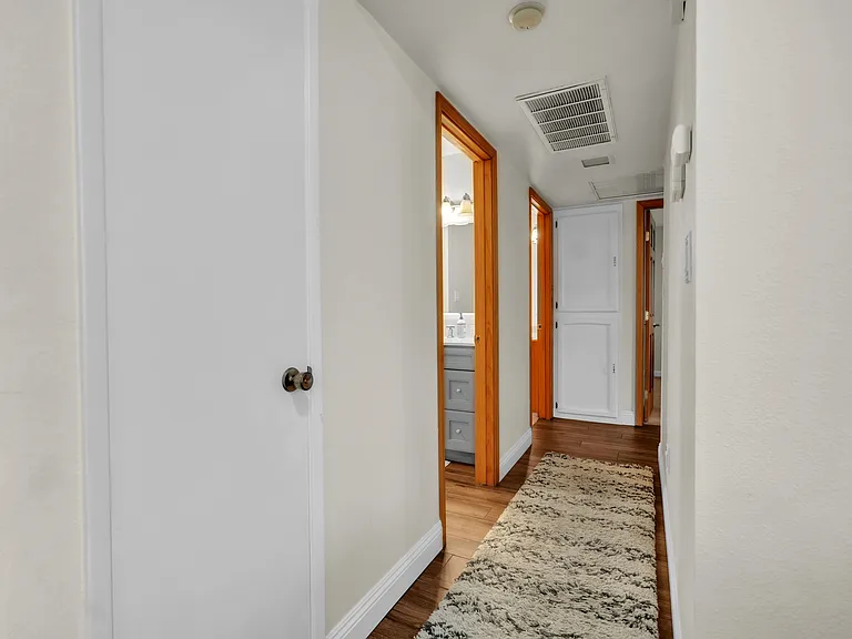 Lynnadeane Ct — Photo 12