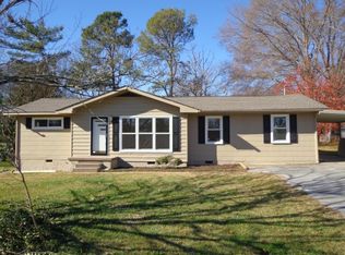 7 Roberts Dr, Fort Oglethorpe, GA 30742