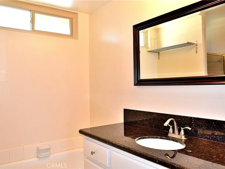 16 Creekwood — Photo 16