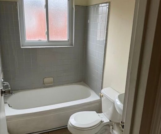 5th image of 8404 Anthony Wayne Ave #7