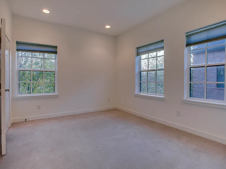 602 Finley Ct — Photo 23
