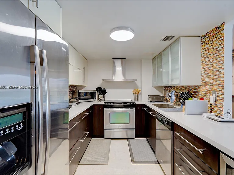 100 Bayview Dr #428 — Photo 6