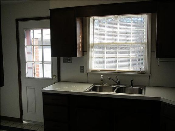 Kitchen w/ Outside Access