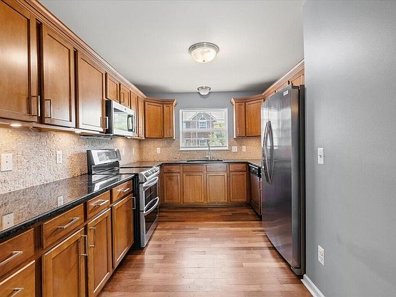 4th image of 6304 Harlequin Ln