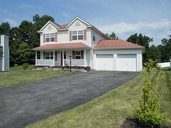 2nd image of 104 Autumn Dr