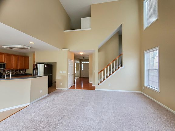 Spacious and bright Living room