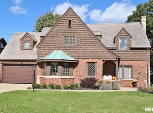 4962 N Grandview Dr, Peoria Heights, IL 61616