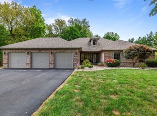 601 Crown Pointe, Shiloh, IL 62221