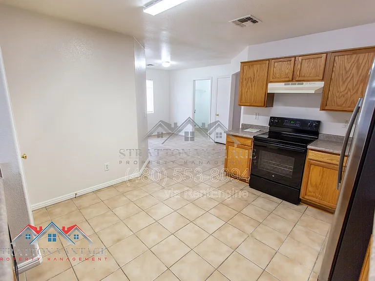 5706 N 74th Dr — Photo 16