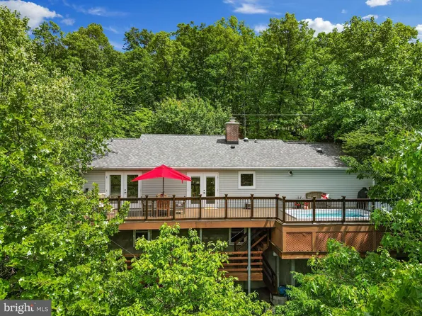 137 Moonridge Ln, Harpers Ferry, WV 25425