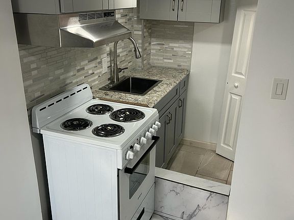 3rd image of 2879 Waterbury Ave
