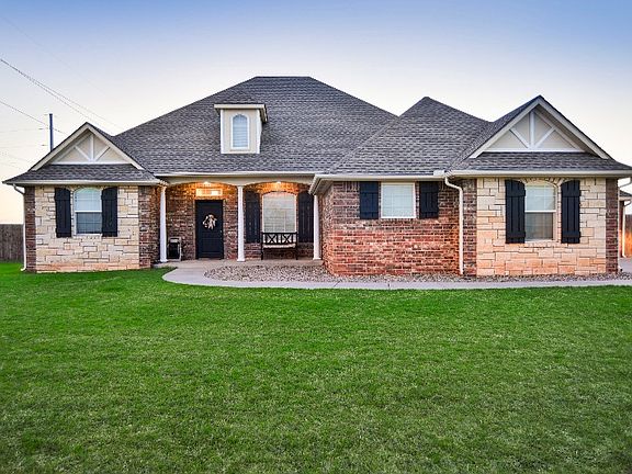 3rd image of 33 Shirley Ln