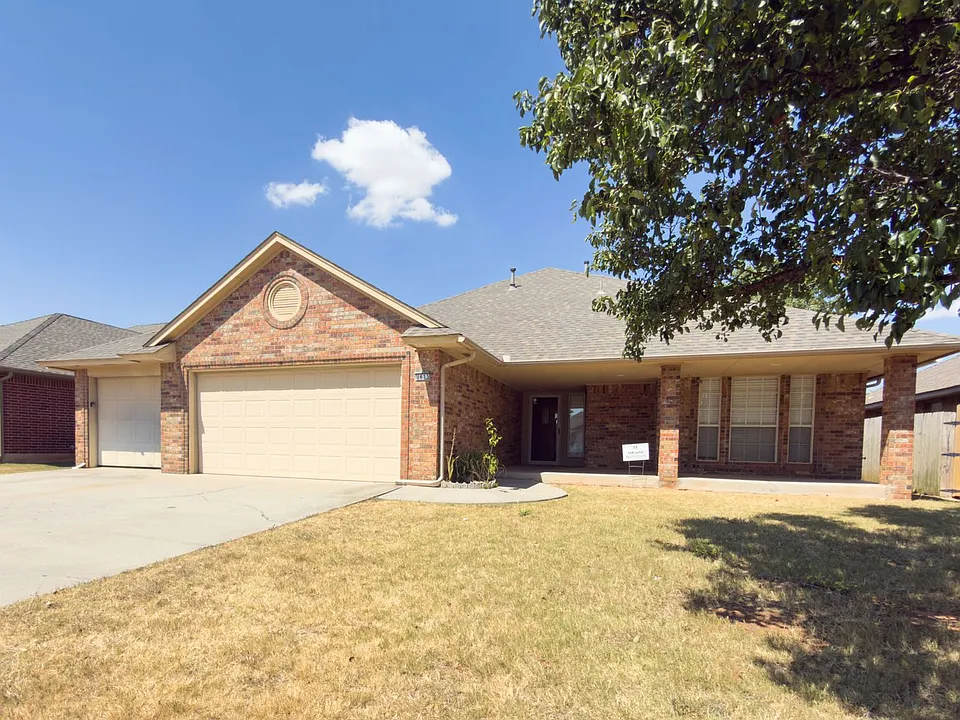 1633 SW 32nd St