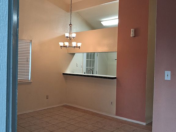 3rd image of 3118 Windy Royal Dr
