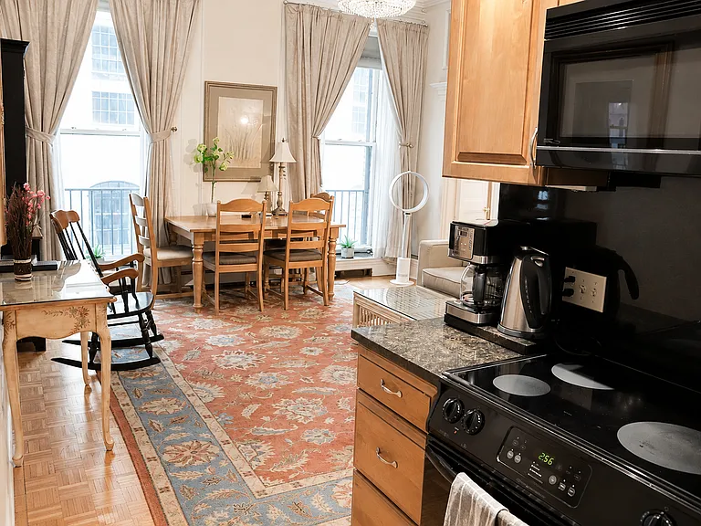 21 Beacon St #3R — Photo 3
