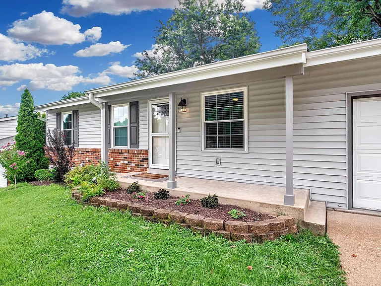 1338 Greenmar Dr — Photo 3