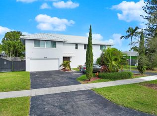 8281 SW 205th St, Cutler Bay, FL 33189