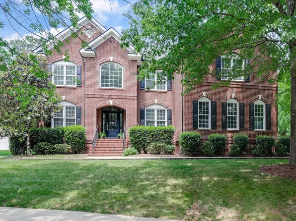 225 Norwalk St, Holly Springs, NC 27540