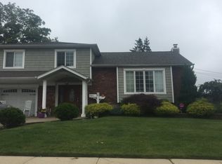 356 Oconnor Rd, North Babylon, NY 11703