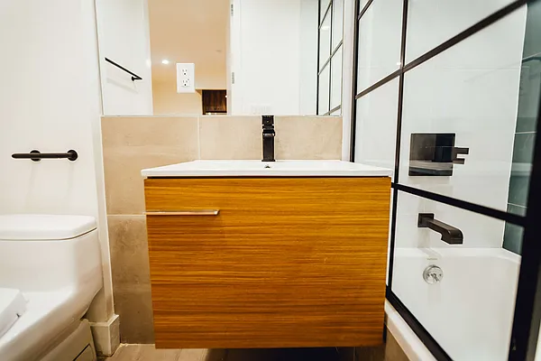 Rented by Nooklyn NYC LLC | media 39