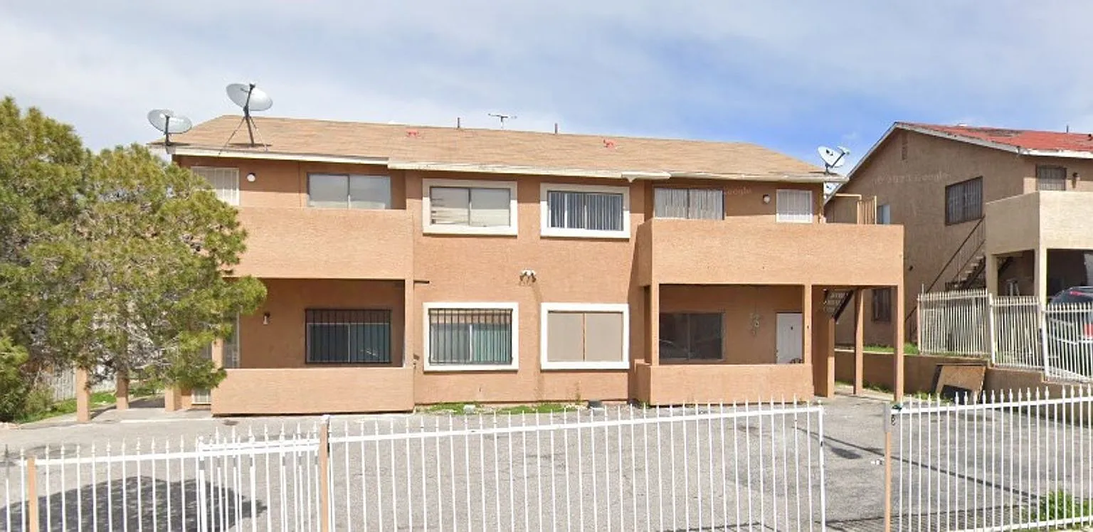 6940 Hopkins Drive Unit C — Photo 1