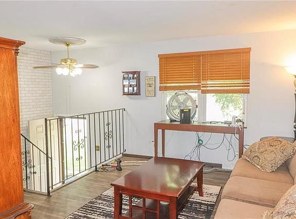 3rd image of 19711 E Millhaven St