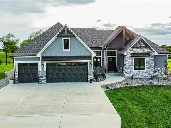 6640 Tucker Dr, Odessa, MO 64076