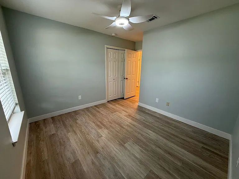 420 Dolphin St — Photo 25