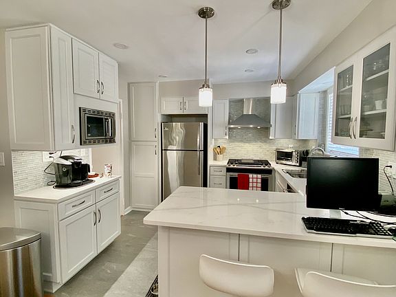 2nd image of 5307 Pooks Hill Rd #Ul
