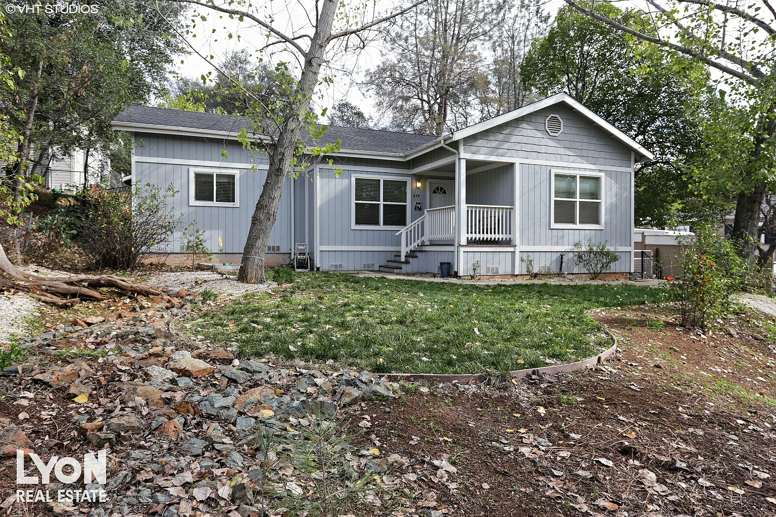 275 Daniels Dr photo 1