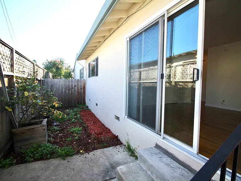 205 Smalley Ave #4 — Photo 17