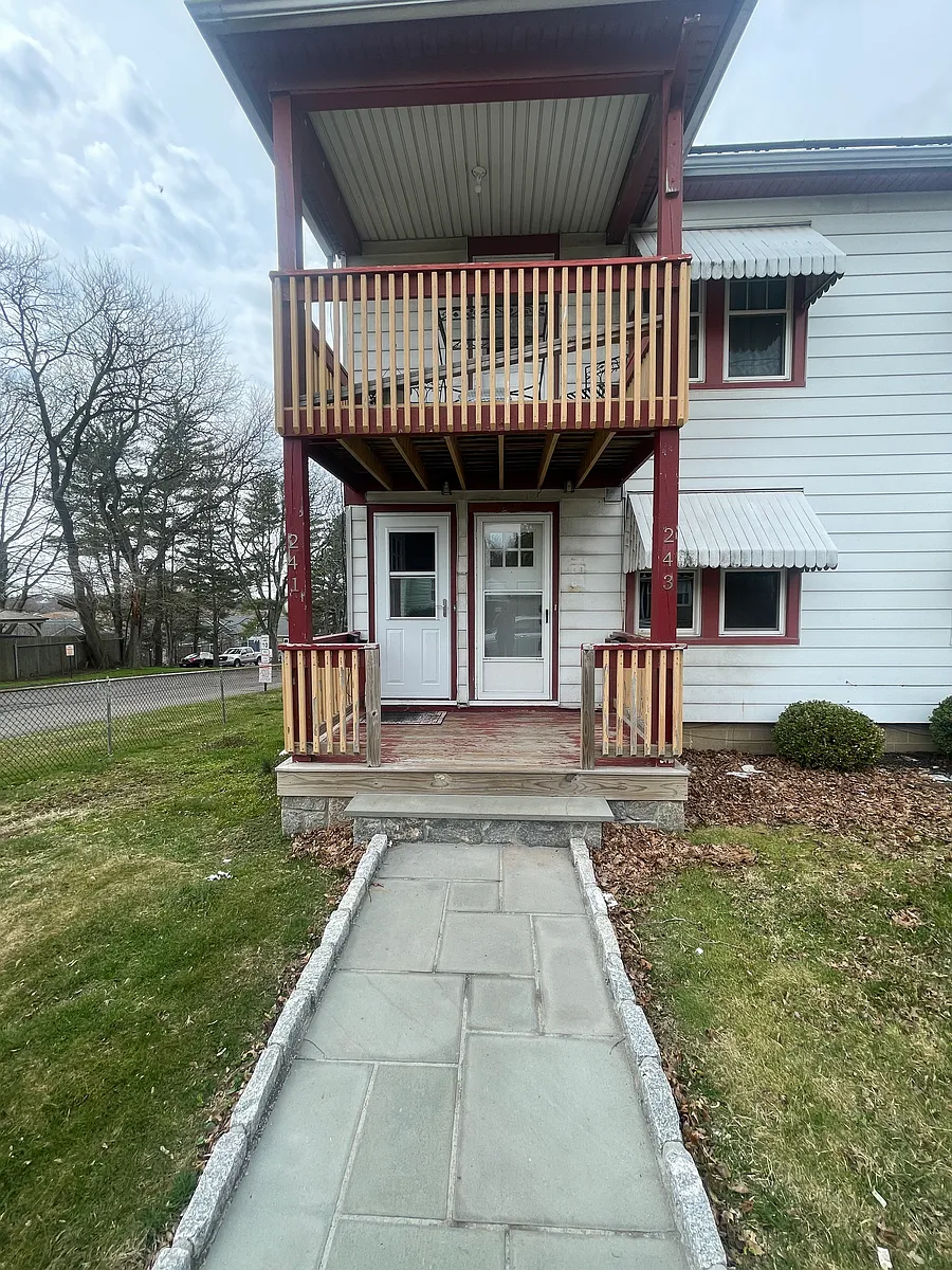 Building Photo - 243 Henry Ave #1