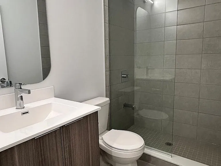 15 Richardson St #828 — Photo 7