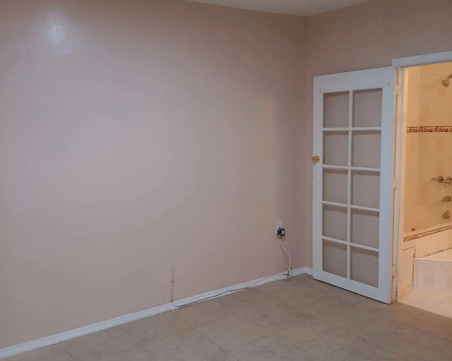 8837 N Crescent Dr — Photo 1