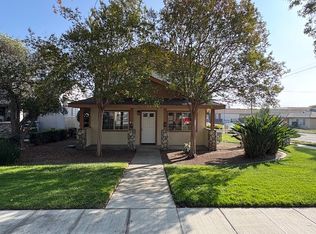 810 E 9th St #A, Upland, CA 91786