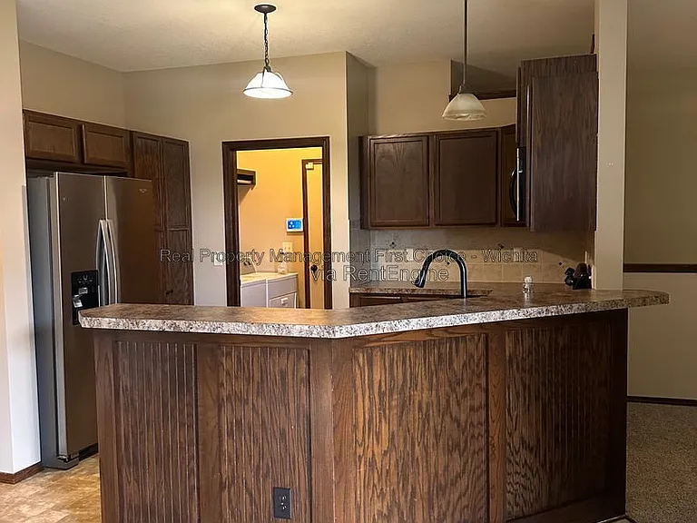 1548 W Hickory St — Photo 4
