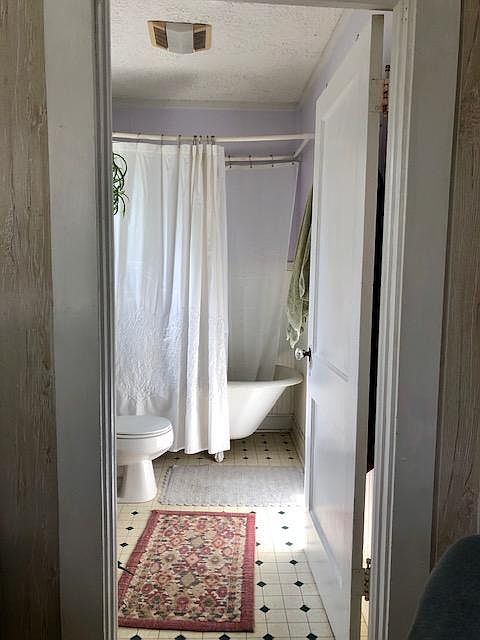 Bathroom Deep tub with shower head