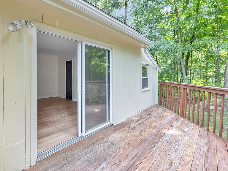 21 Old Redding Rd — Photo 29